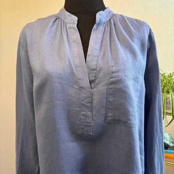 Gap, Sz L, Chambray Blue 100% Linen Long Sleeve V-neck Blouse, travel tunic - Picture 2 of 10